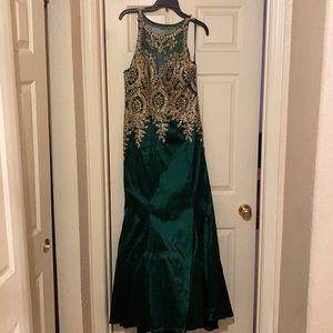 Emerald Green Prom Dresses